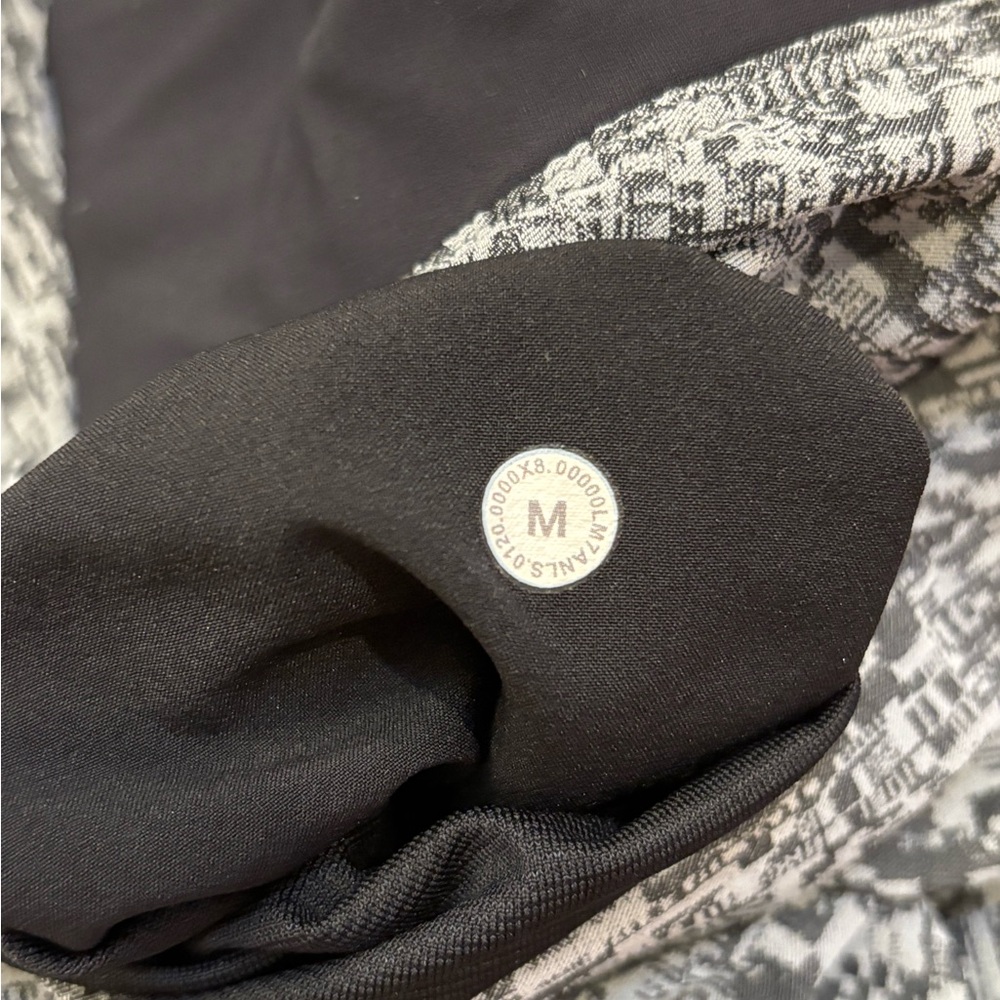 Lululemon T.H.E. Short *Linerless 7" - Picture 4 of 7